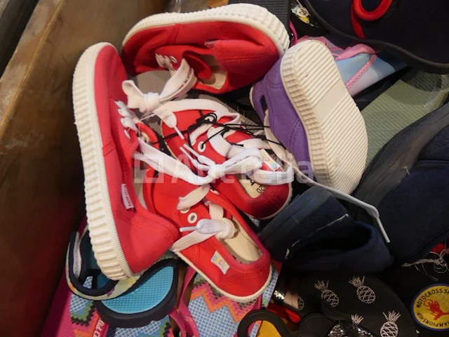 Ref:doos 10 - 200 paren pantoffels/diverse schuine strepen - afbeelding 6 van  11
