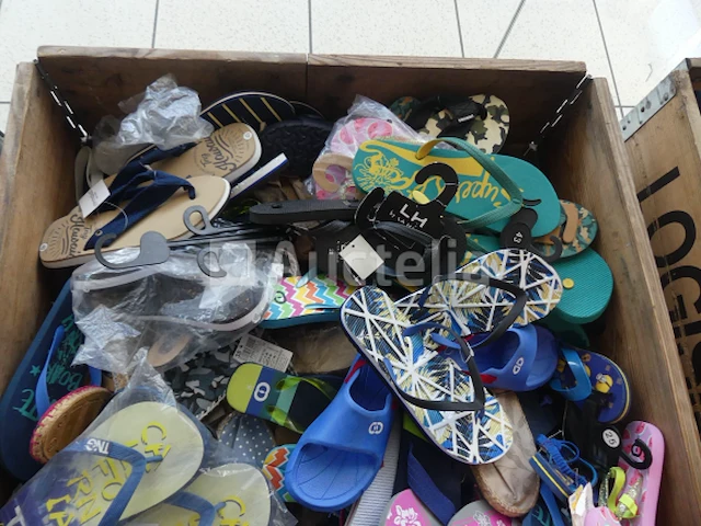 Ref:doos 3 - 200 paren diverse teenslippers/pantoffels - afbeelding 5 van  11