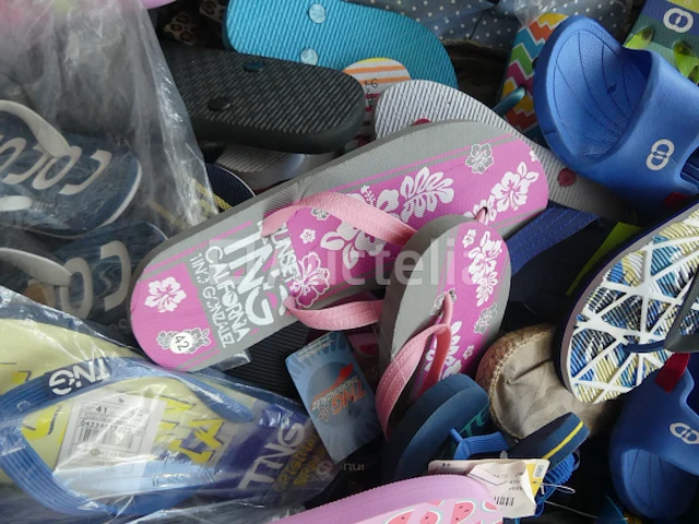 Ref:doos 3 - 200 paren diverse teenslippers/pantoffels - afbeelding 6 van  11