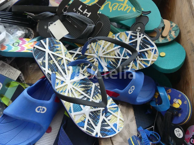 Ref:doos 3 - 200 paren diverse teenslippers/pantoffels - afbeelding 7 van  11