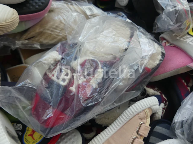 Ref:doos 6 - 200 paren diverse pantoffels - afbeelding 4 van  10