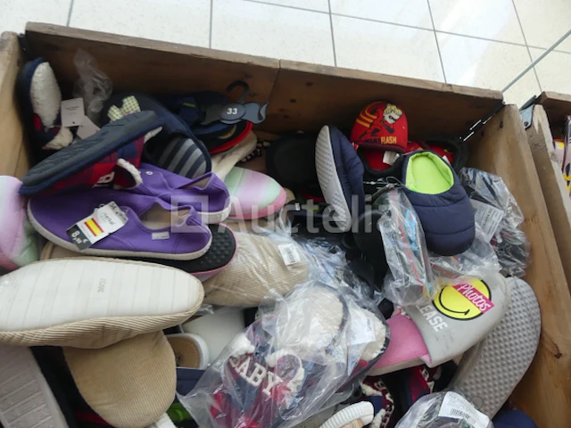 Ref:doos 6 - 200 paren diverse pantoffels - afbeelding 8 van  10