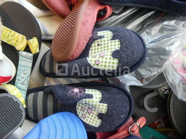 Ref:doos 7 - 200 paar schoenen/pantoffels - afbeelding 1 van  8