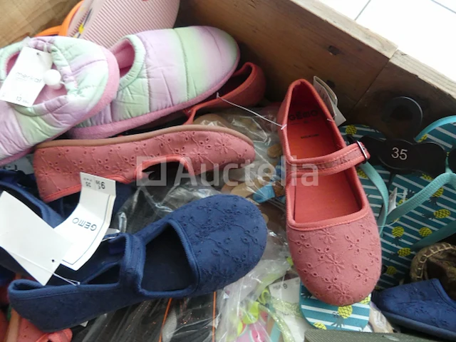 Ref:doos 7 - 200 paar schoenen/pantoffels - afbeelding 8 van  8