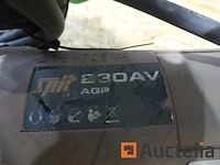 Ref:groen label: 914702846 - spit 230av agp grinder - ref: 7502-190 - afbeelding 4 van  4