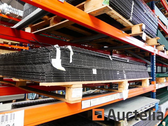 Ref:n020343 - 26 zenturo stijve hek panelen - afbeelding 1 van  4