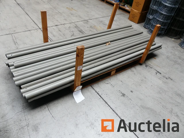 Ref:n027233 - 41 ronde palen - afbeelding 1 van  3