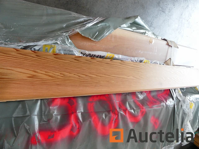 Ref:n033154 - 86 bekledingsplaten in gegroefd en getandd cederhout + afschuining - afbeelding 1 van  5