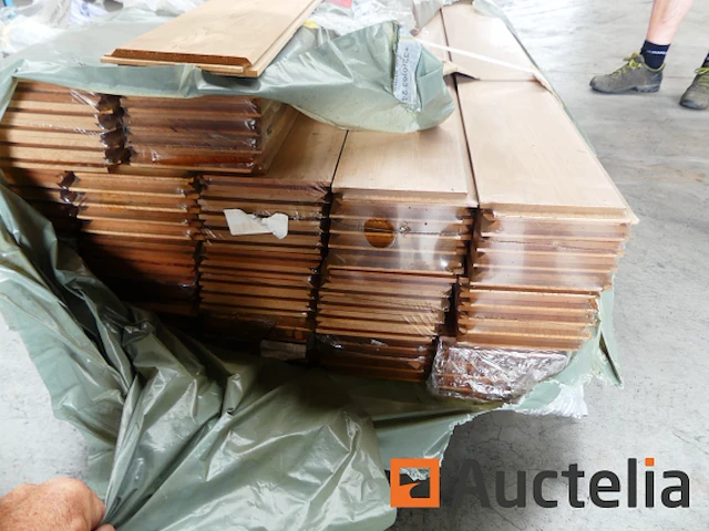 Ref:n033154 - 86 bekledingsplaten in gegroefd en getandd cederhout + afschuining - afbeelding 4 van  5