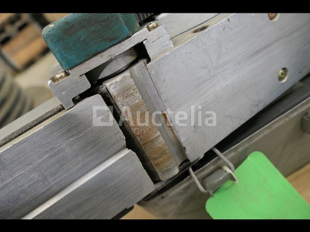 Ref:r4601 - makita 1100 elektrische schaafmachine - afbeelding 5 van  8