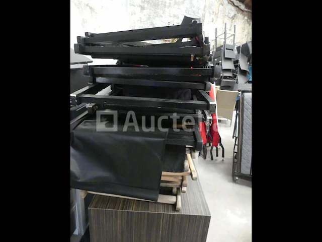 Ref:renkin depot - 15 opklapbare ligstoelen - afbeelding 1 van  3