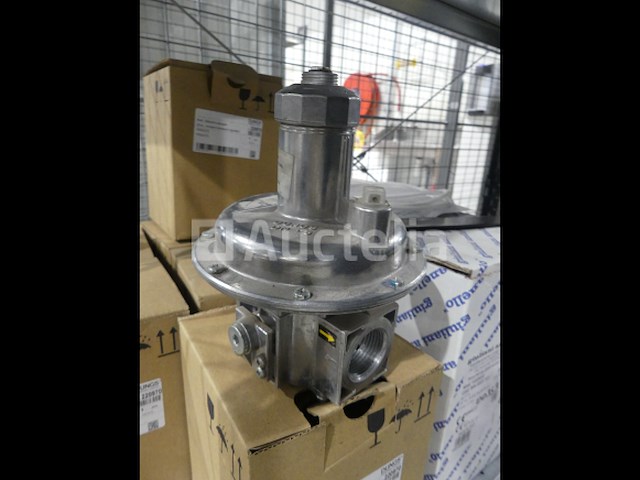 Regelaar en magneetventiel - afbeelding 10 van  14