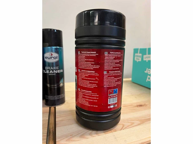 Reinigings- en onderhoudsproducten (9x) - afbeelding 2 van  10