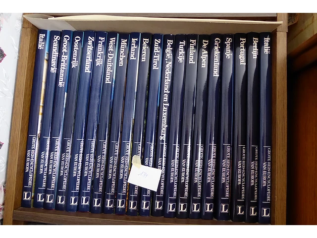 Reisboeken door europa - afbeelding 1 van  6