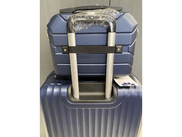 Reisset - reiskoffer + beautycase - ormi - afbeelding 4 van  6