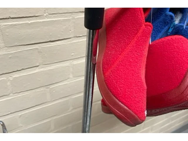 Rek + inhoud oa kinderpantoffels - afbeelding 3 van  3