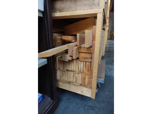 Rek + inhoud - afbeelding 7 van  7