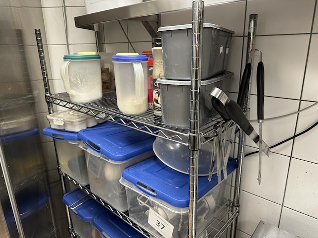 Rek + inhoud - afbeelding 2 van  3