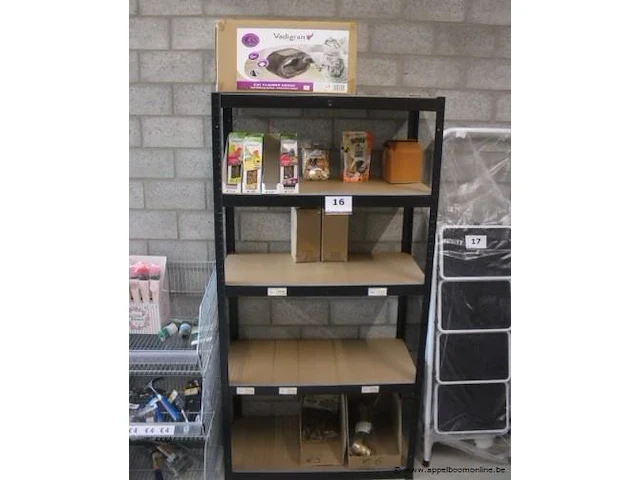 Rek met inhoud wo. dierenvoeding, kattenklim, etc - afbeelding 1 van  1