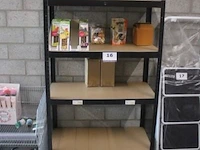 Rek met inhoud wo. dierenvoeding, kattenklim, etc - afbeelding 1 van  1