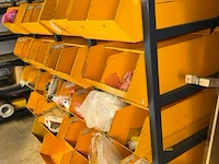 Rek met inhoud - afbeelding 2 van  8