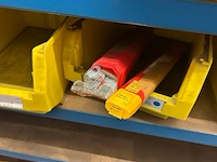 Rek met inhoud - afbeelding 8 van  11