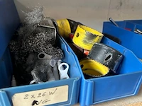 Rek met inhoud - afbeelding 8 van  9