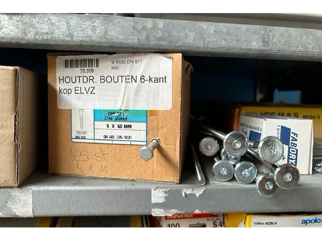 Rek met inhoud - afbeelding 5 van  7