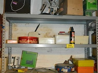 Rek met inhoud - afbeelding 1 van  6