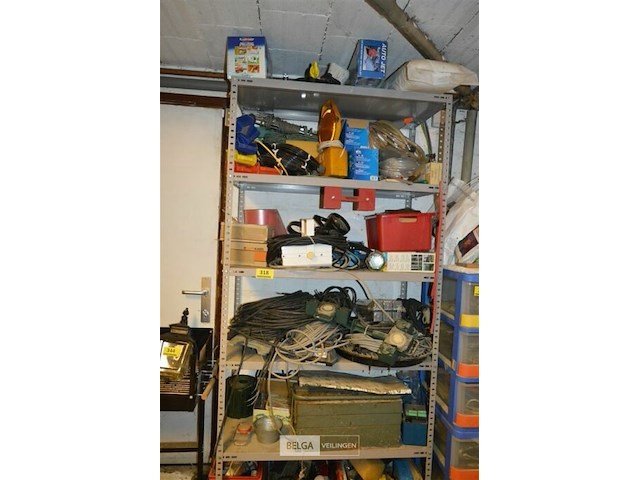 Rek met inhoud - afbeelding 1 van  6