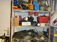 Rek met inhoud - afbeelding 1 van  6