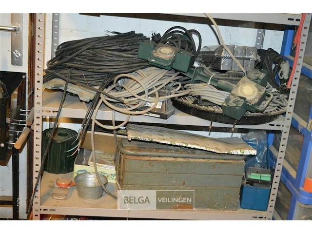 Rek met inhoud - afbeelding 3 van  6