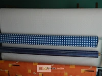 Rek met plastieke tafellakens - afbeelding 4 van  6