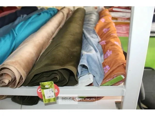 Rekbaar velour stof & soft shell op rol/houder - afbeelding 2 van  5