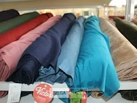Rekbaar velour stof & soft shell op rol/houder - afbeelding 3 van  5