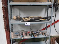 Rekje inhoudende handgereedschappen - afbeelding 1 van  2