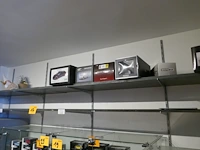Rekken zonder inhoud - afbeelding 3 van  3