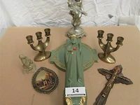Religieuze beeldjes en kandelaars - afbeelding 2 van  6