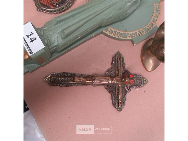 Religieuze beeldjes en kandelaars - afbeelding 5 van  6