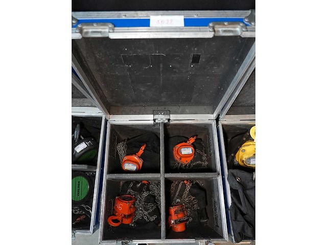 Rema - 4 x hand chain hoist 9m chain / 500kg + flightcase - afbeelding 2 van  2