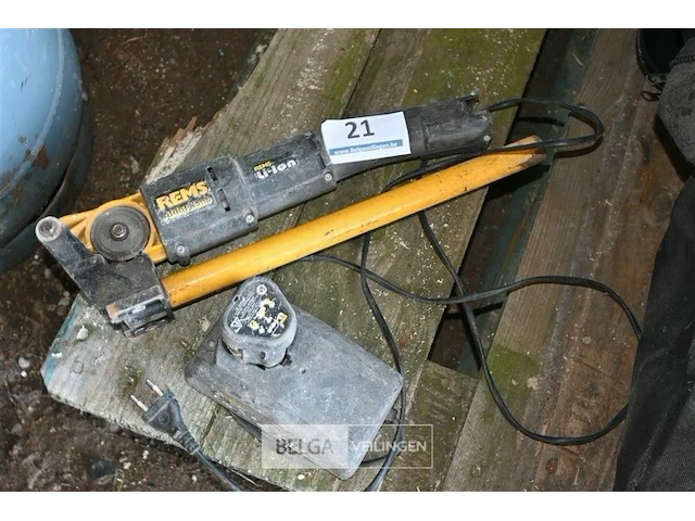 Rems buizensnijder met lader en batterij - afbeelding 2 van  2