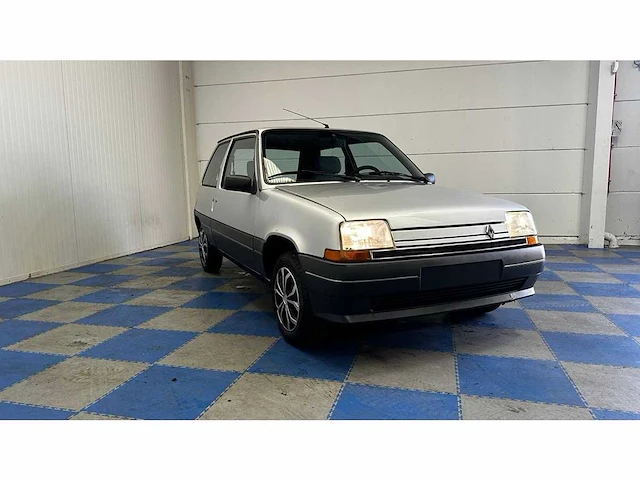 Renault - 1989 - 5 - personenauto - afbeelding 1 van  38