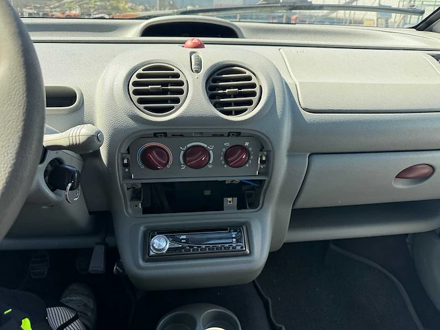 Renault - 2001 - twingo - personenauto - afbeelding 4 van  21