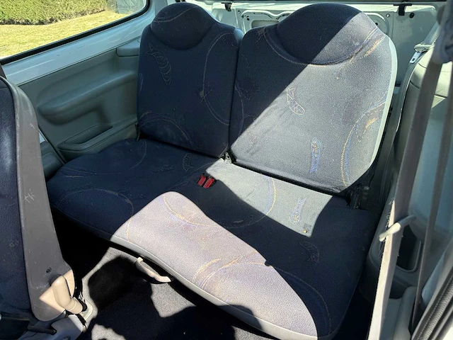 Renault - 2001 - twingo - personenauto - afbeelding 5 van  21