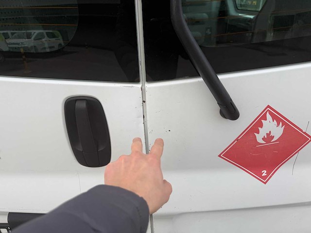 Renault - 2004 - trafic - bestelwagen - personenauto - afbeelding 3 van  30