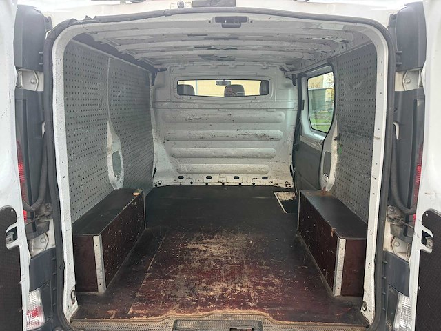 Renault - 2004 - trafic - bestelwagen - personenauto - afbeelding 4 van  30