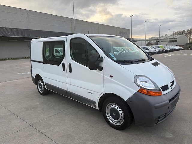 Renault - 2004 - trafic - bestelwagen - personenauto - afbeelding 1 van  30