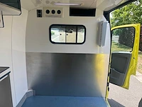 Renault - 2005 - master - ambulance - personenauto - afbeelding 13 van  29