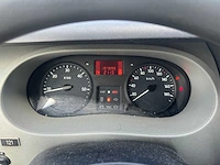 Renault - 2005 - master - ambulance - personenauto - afbeelding 18 van  29
