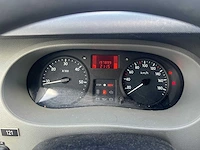 Renault - 2005 - master - ambulance - personenauto - afbeelding 19 van  29